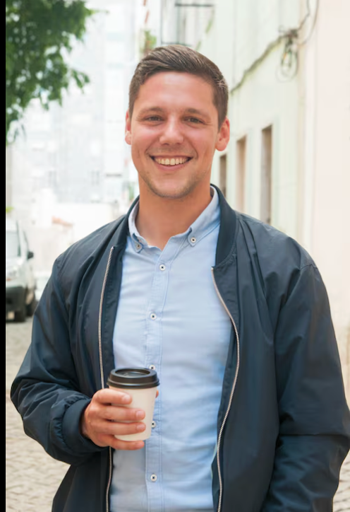 Lukas M.